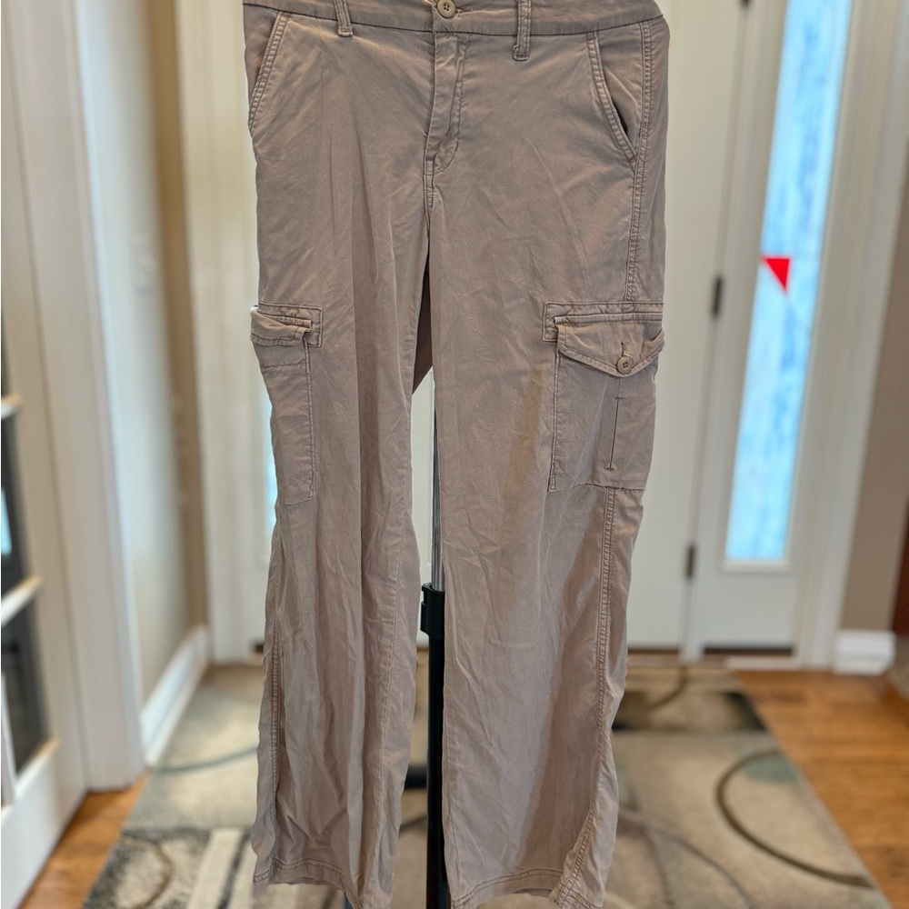 American Eagle Outfitters Women's Cargo Pants - Tan mid rise, baggy